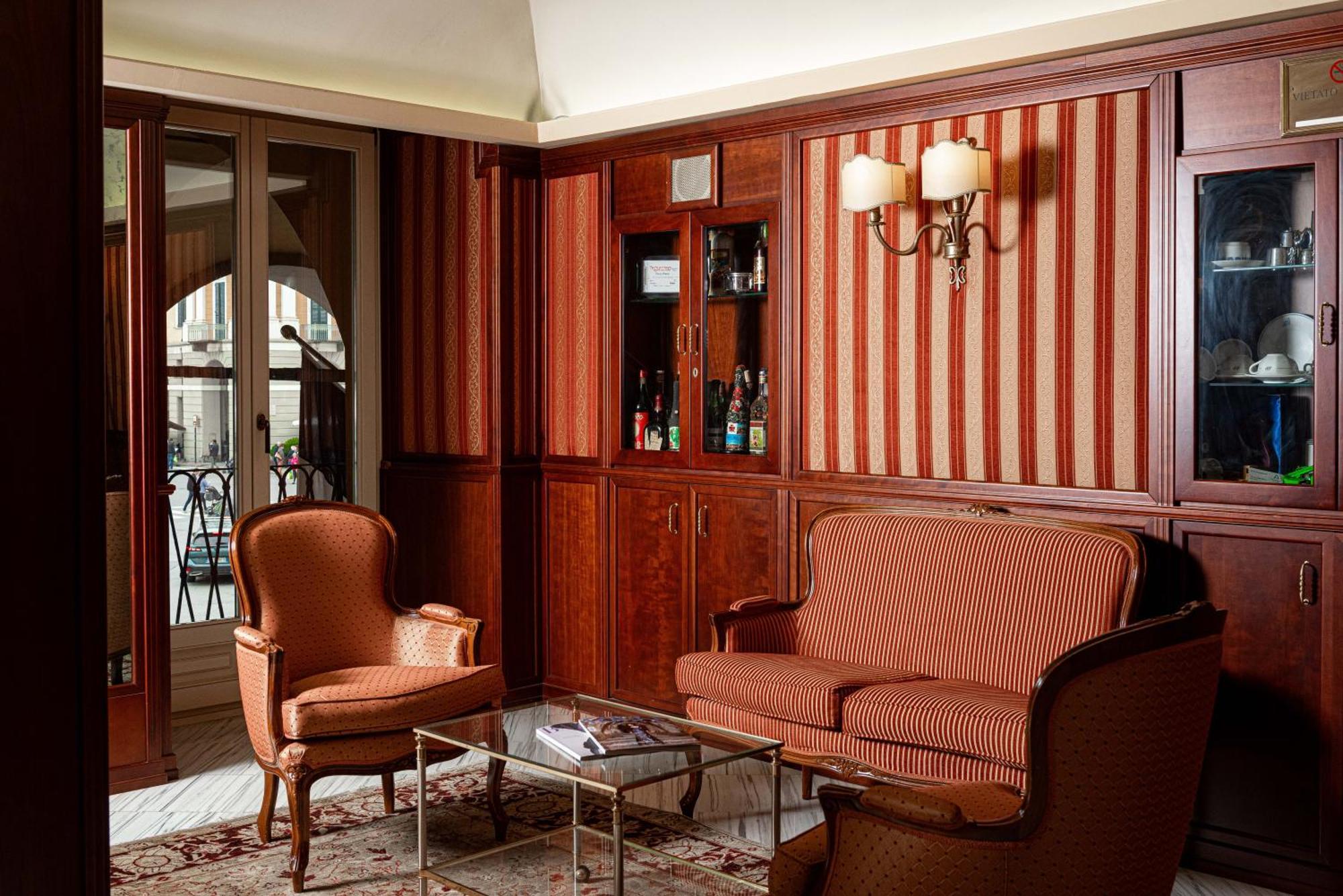 Phi Hotel Principe Cuneo Bagian luar foto